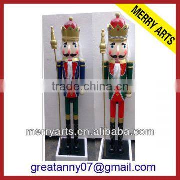 good quality decorative wooden solider nutcracker made in china