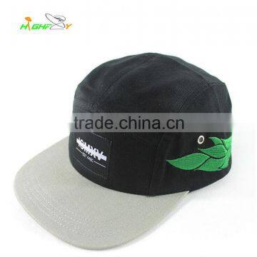 Two Tone Camper Cap With Woven Label And Embroidery Logo