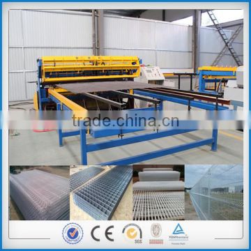 CNC automatic welded wire mesh fence machine