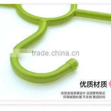 2017 Low Price Popular Fashion Metal Swim Wooden Clothes Hangerer photo-3