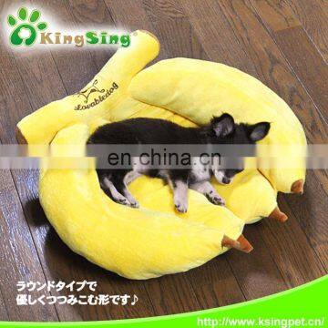 Banana dog bed