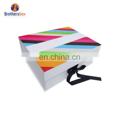 Premium Custom Logo White Rigid Cardboard Magnet Closure Paper Packaging Gift Foldable Magnetic Luxury Box With Ribbon