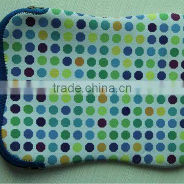 New design pattern dots promotional waterproof neoprene laptop bag sleeve