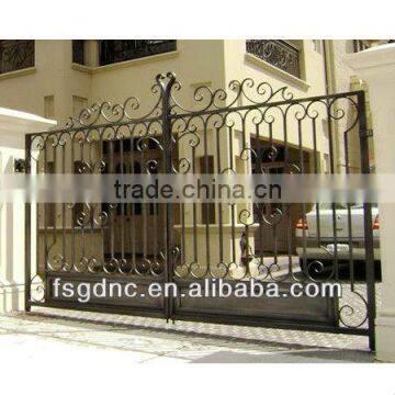 Elegant Iron Gate Design