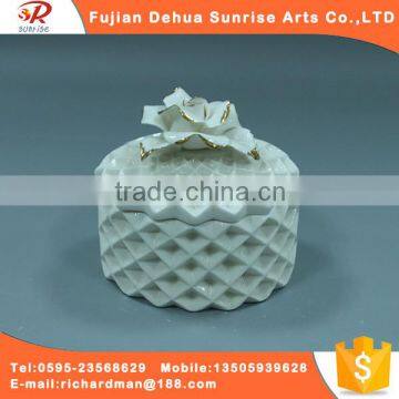 Circular style ceramic jewelry box