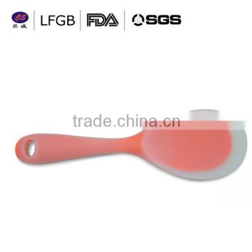 hot sale ! 2014 fashionable and customized professional silicone spoon in kitchen