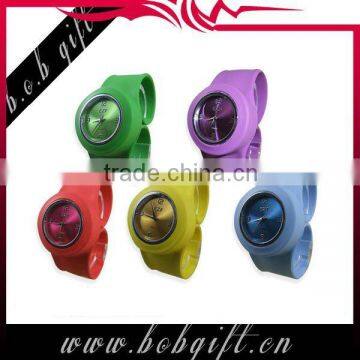 2014 hot simple design silicone slap band adults watches men