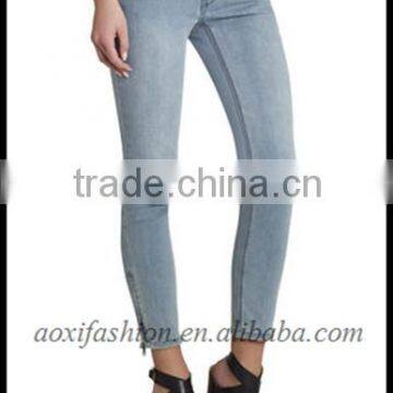 The Perfect Skinny Jean for Pairing With a T-shirt and Blazer for Chic and Creative Office-to-evening Looks.
