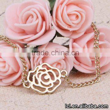 Newest flower design imitation gold necklace, imitation gold necklace without stones for women