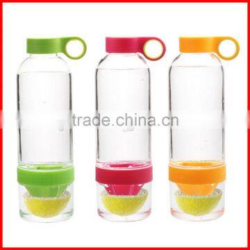 800ml Multi-functional Water Bottle Manual Fruit Juicer Cup Lemon Cup With Lid photo-2