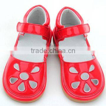 Good Quality Cheap Fashion Squeaky Shoes Kids Sandals China photo-4