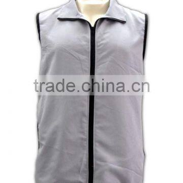 China Manufactory High Quality Light Color Tailored Unique Pocket Work Vest photo-2