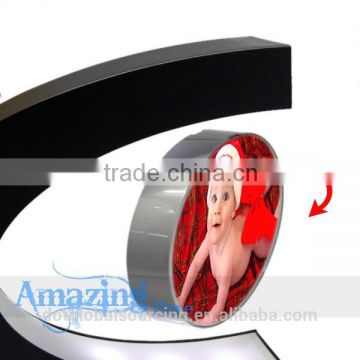 Novelty C Shape Magnetic Floating Photo Frame For Desktop Decoration