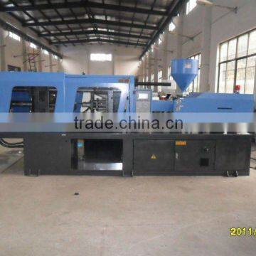 T-slot plastic injection molding machine
