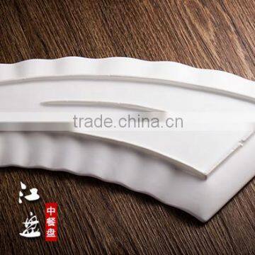 Porcelain Dinner Wave Shaped White Irregular Plate for Restaurant Wedding photo-2