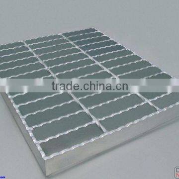 Heavy duty compound steel grating