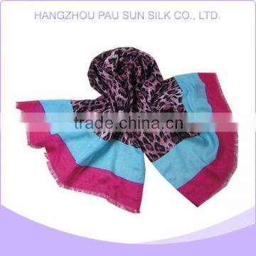 Fashion printed square 100% wool scarf