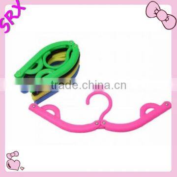 Custom Made Hot Sale Colorful Multi-function Plastic Clothes Travel Expandable Folding Hanger ,plastic Hangers for Clothes photo-4