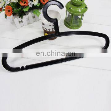 2016 China Supplier Hot Sale Oval Plastic Hanger for Clothes & Pants