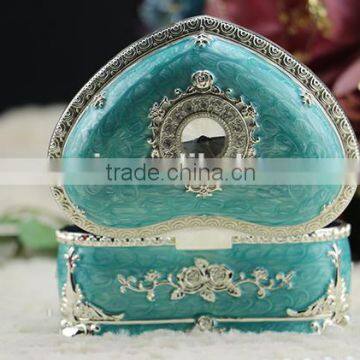 Luxury Handmade Custom Heart Shaped Russian European Style Lead Tin Zinc Alloy Metal Jewelry Box Accessories Gift Box photo-2
