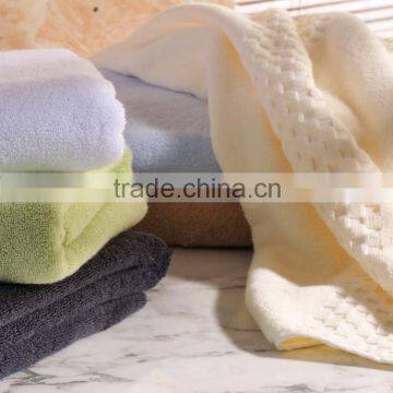 brand new design promotional fashiobale wholesale bath towel with dark color