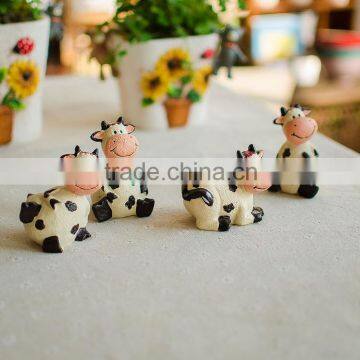 mini home decoration distress resin cows for baby playing