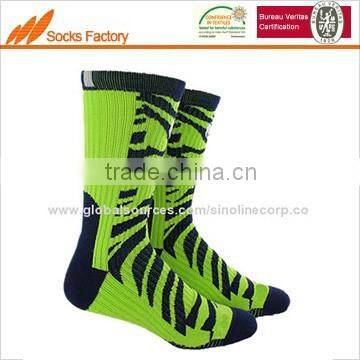 Men's and women's functional sports outdoor socks black and green