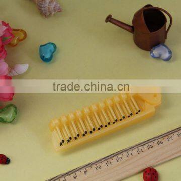 Hotel disposable foldable comb without logo