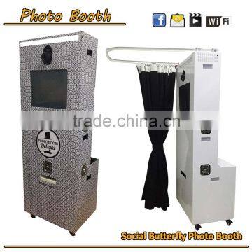 Free standing digital advertising player box photobooth