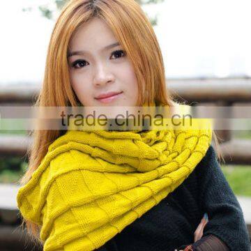 2013 fashion latest design ladies knitting circle loop scarf