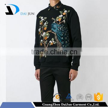 Daijun oem custom embroidered designer black men sweatshirt without hood