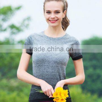 Custom Women Seamless Nylon Yoga T Shirt photo-2