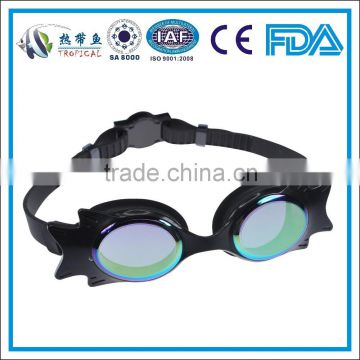 Comfortable Silicone Swimming Goggle with Anti-Fog Lens in black color