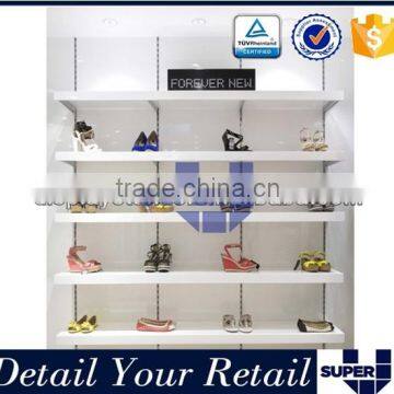 2016 fashion wooden wall mounted shoe rack for retail shop