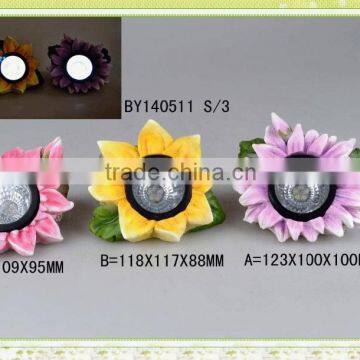 Polyresin Flowers Solar Garden Light