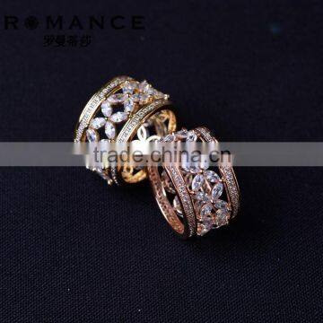 Hollow Flower Wedding Ring Luxury Women's Zircon Ring