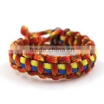 fashin paracord bracelet with metal closure