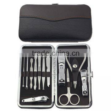 Bonvatt Fashionable 12pcs stainless steel nail care manicure set/snake pattern bag pedicure 26 grooming kit