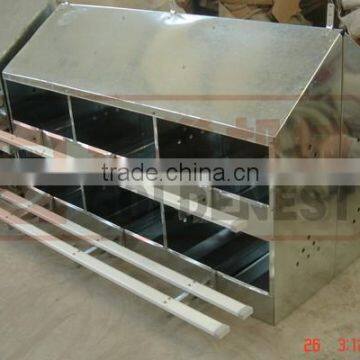 ^Famous Goldenest poultry nesting box