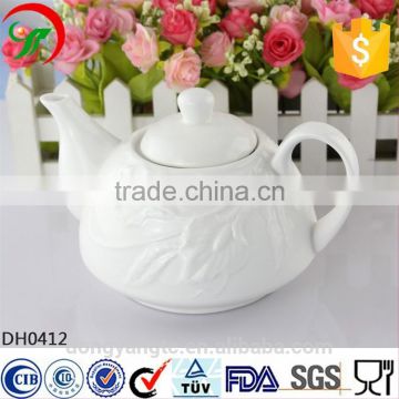 plain white porcelain teapot,ceramic Teapot with embossing design