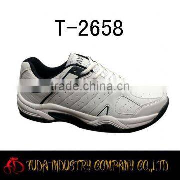 New comfort men tennis shoe