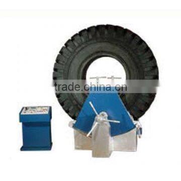 Vulcanizing machine for giant tires of mine truck