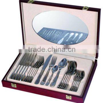 24pcs stainless steel cutlery set with wooden window box