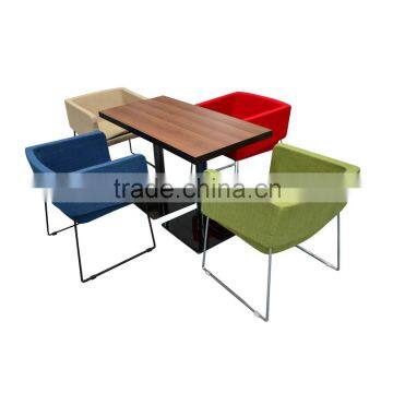 T006 Adjustable legs table