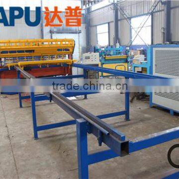 Construction panel mesh fence welding machine