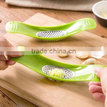 CY178 New Arrived Convient Cooking Tools Novelty Kitchen Garlic Press