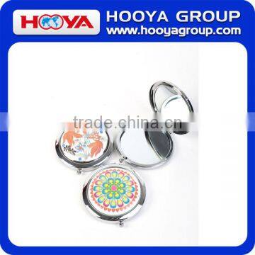 OEM Promotional Round Cosmetic Mirror in Metal and china