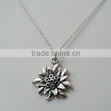 German Drindle Flower Necklaces Oktoberfest Trachten Edelweiss Necklace photo-3