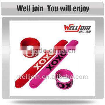 Promotional Customized Logo Cheap Slap Band Silicone