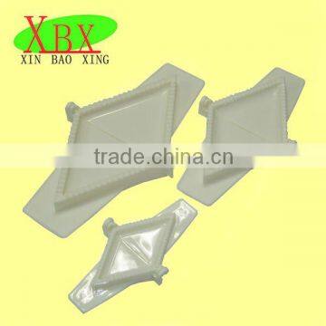 2015 Best prices plastic pasta triangle maker dough press/ manual dumpling maker